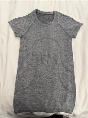 Lululemon Swiftly Tech Short-Sleeve shirt